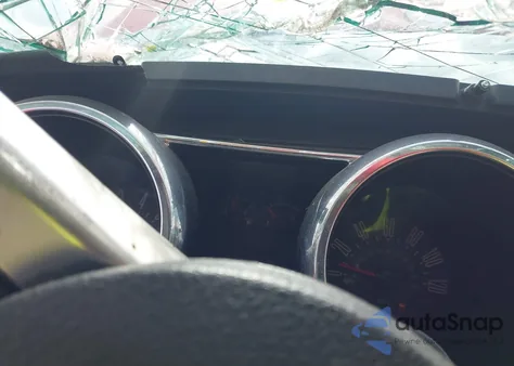 2008 Ford Mustang V6 Deluxe/V6 Premium z USA, uszkodzony, nr VIN 1ZVHT80N185208405